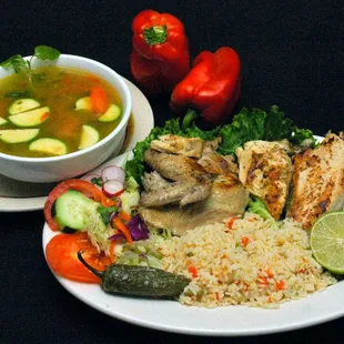 Rico caldo de gallina india