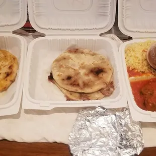 Chile Relleno De Carne Tipico Savadoreno Pupusas