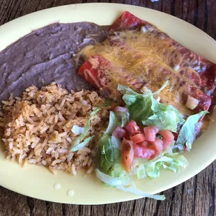 a plate of mexican food