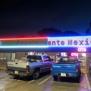 estacionamiento   del frente