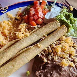 Chicken flauta plate