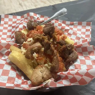 Yuca con chicharrones