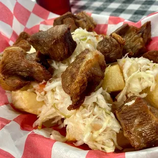 Yuca con Chicharrones