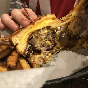 Grilled Cheese Cheeseburger