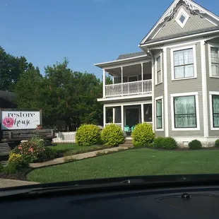 Pretty cute lil wedding venue