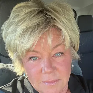 Robyn H.