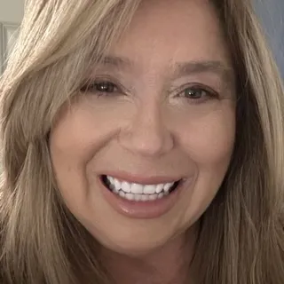 Laura F.