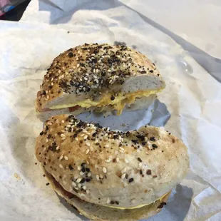 Egg bagel sandwich