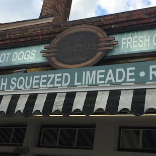 The front of the restaurant.