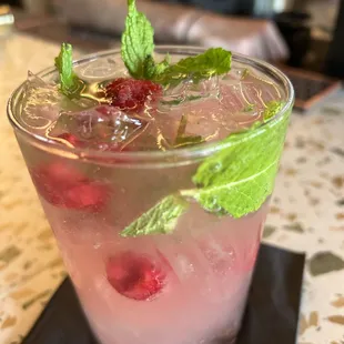 Raspberry mojito