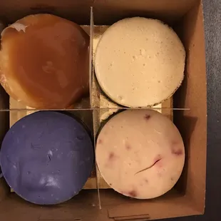 Sampler in a nice box : Mocha, maple peach bourbon, strawberry shortcake, Ube