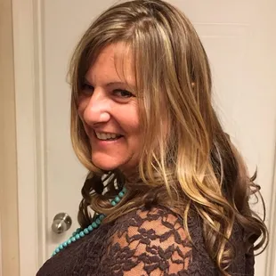 Color, cut and curls with Nicole