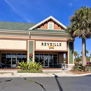 Reveille Cafe, Magnolia Plaza, The Villages.