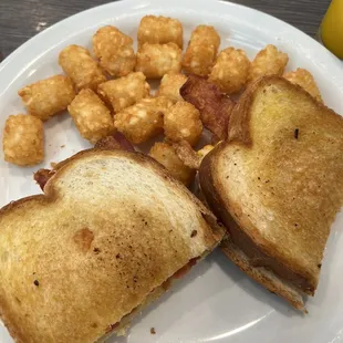 Pimento Grilled Cheese Sandwich