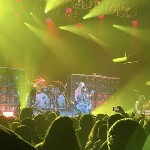 Gettin' it on! Rockin' rolla thrilla'!