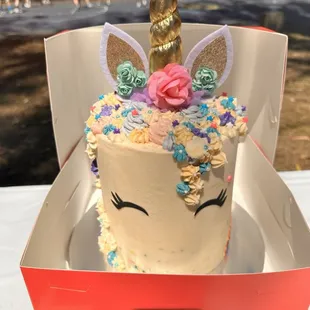 Unicorn birthday cake.