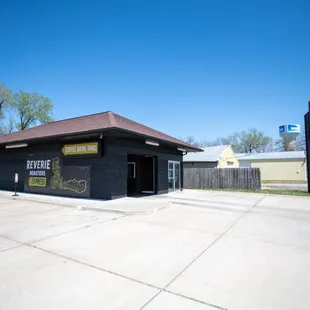 Quick service specialty coffee drive thru serving award winning coffee roasted right here in Middle America.