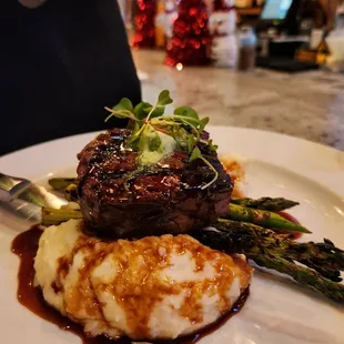 Filet, Demiglaze, Mashed Potatoes, Asparagus