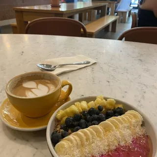 Tropical Pitaya Bowl