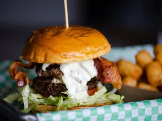 Dudley’s Sport And Ale