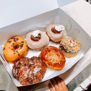 Caramel Bacon Yeast Doughnut, Pecan Pie Doughnuts, Apple Fritter, Crunchy Mister, Birthday Cake