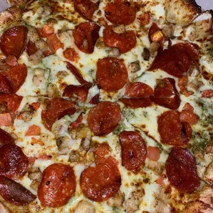 Pesto Alfredo Pizza (Extra cheese, Add pepperoni) 10/10 DELICIOUS