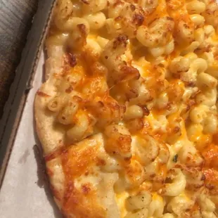 Mac Revolution Macaroni and Cheese Pizza