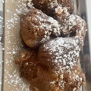 CHICKEN AND BELGIAN WAFFLES