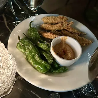 CORNMEAL DUSTED OKRA