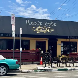the outside of the restaurant