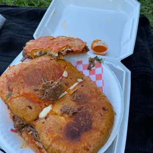 Birria Torta y una Molita de birria