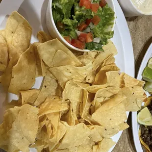 Chips with guacamole