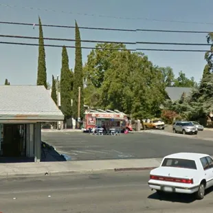 There they are! 605 Lander ave.