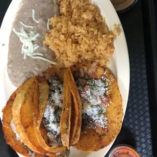 2 Tacos Regulares con Arroz y Frijoles