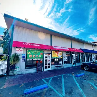 Entrance next to King Richard's Antique Mall