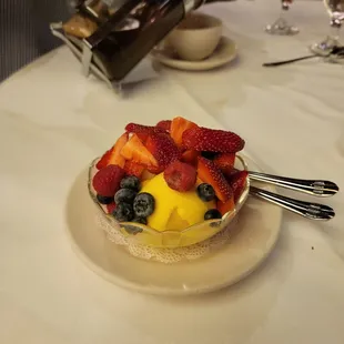 Sorbet and fresh fruit