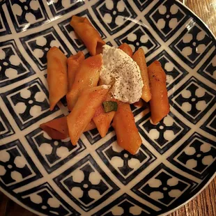 Maccheroni pomodoro - Penne with tomato sauce with fresh basil and ricotta