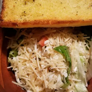 Salad and some garlic bread they make good bread and they give you a whole roll love that