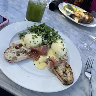 Eggs Benedict
