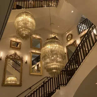 Ascend to the rooftop one elegant design element after another.