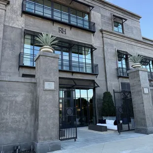 ramen and noodles, outside