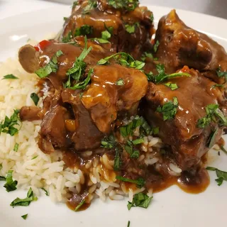 Oxtail over Rice with 2 sides/Cornbread