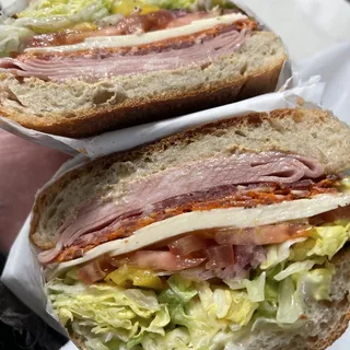 Lucca Ravioli Co., Sandwich