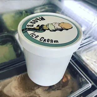 You can choose 2 flavors for 1 pint!