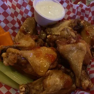 fried chicken, fried chicken wings, chicken wings and fried chicken, food, chicken, bbq chicken, chicken wings, bbq wings, poultry