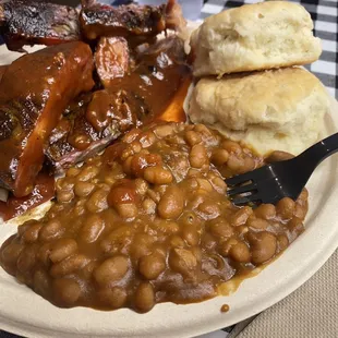 Pork ribs mild, super delicious baked beans and fluffy biscuits.