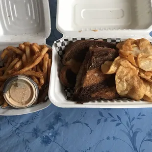 French Fry Basket Small, Reuben with house-made chips (YUM!)