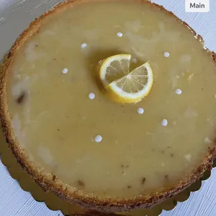 a slice of lemon