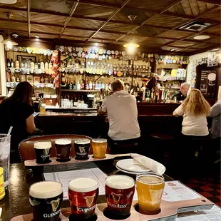 Great Pub between Luxor and Mandalay Bay with happy hour options!