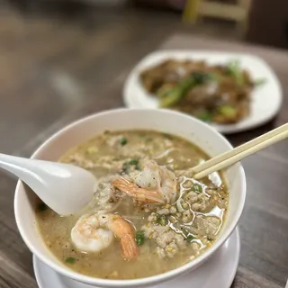30. Tom Yum Noodle